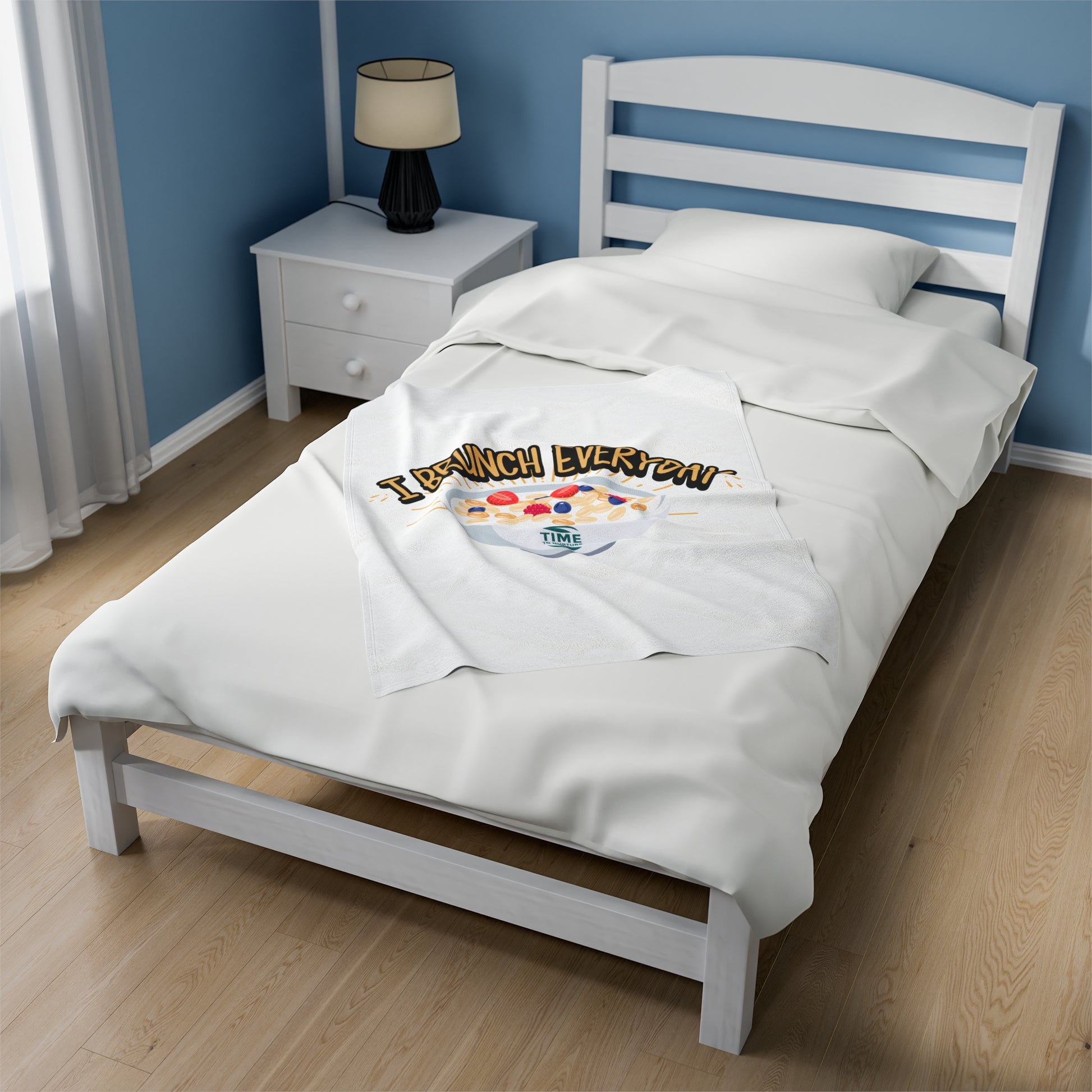 Cozy velveteen throw blanket with "Brunch Everyday" design, soft and perfect for the sofa or bed, ideal for brunch-themed home decor and relaxation lovers.